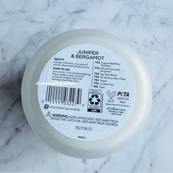 Beloved Juniper and Bergamot Vegan Candle - Picture 2 of 3